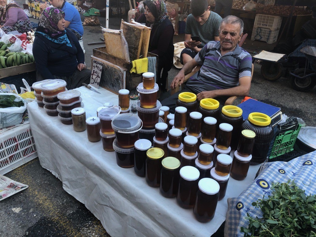 20. domashnij mjod na rynke v alanii