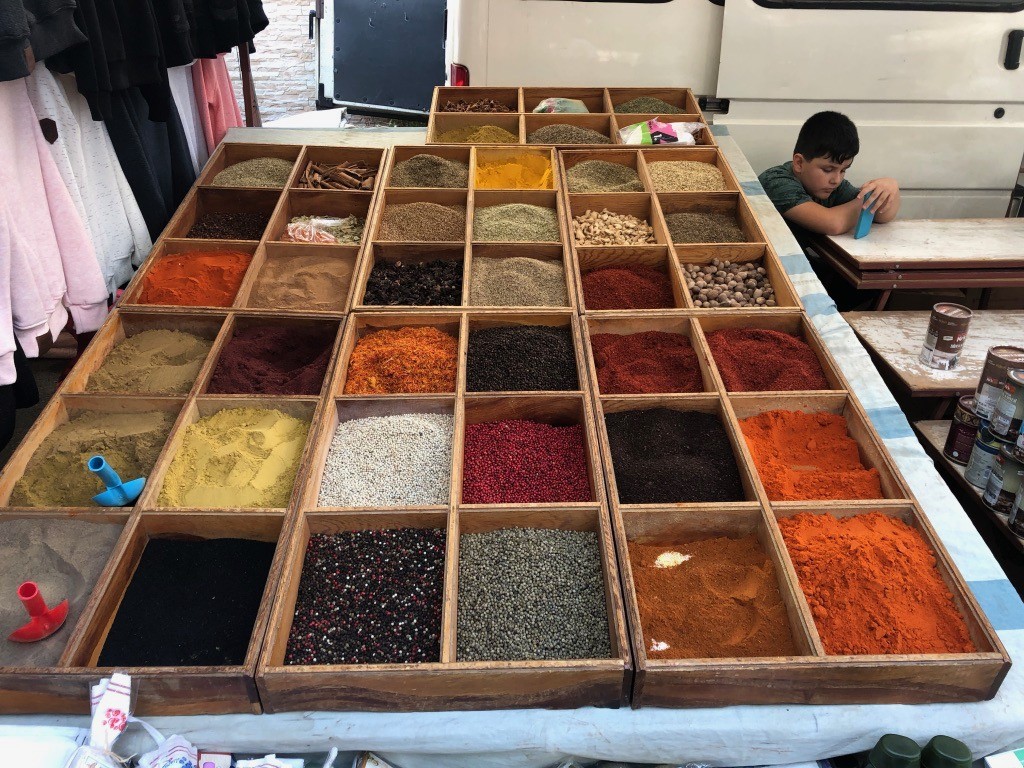 44. specii na rynke alanii